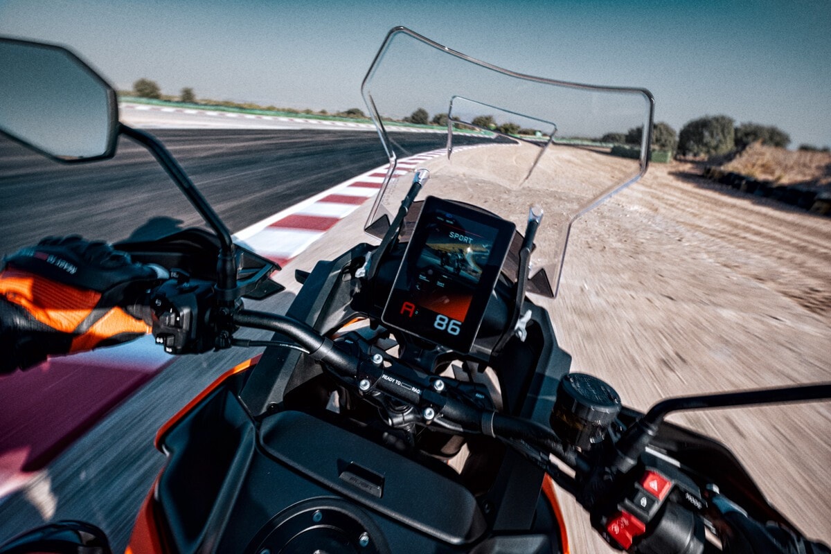 KTM 1390 Super Adventure 2026: arriva la nuova generazione